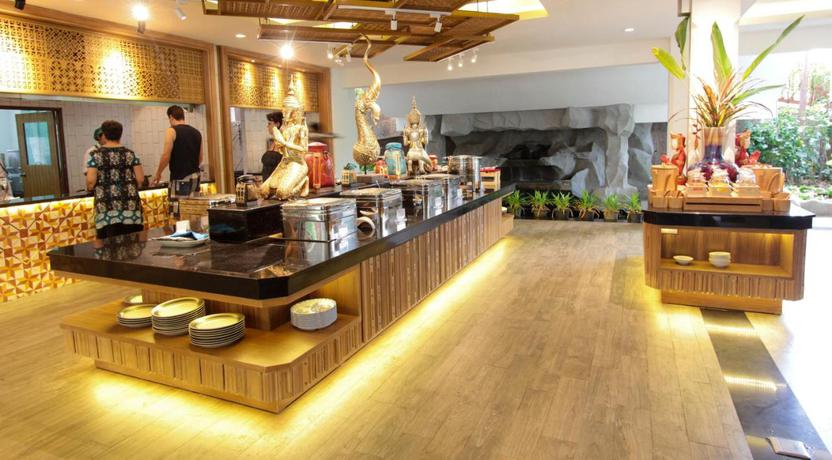 Imagen del bar/restaurante del Hotel Kata Palm Resort. Foto 2