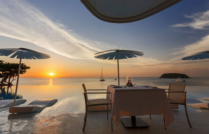 Imagen del bar/restaurante del Hotel Kata Rocks. Foto 4