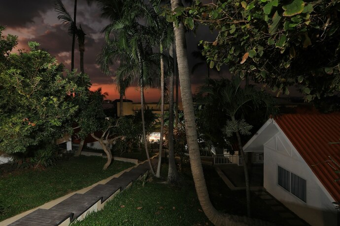 Imagen de los exteriores del Hotel Kata White Villas. Foto 28