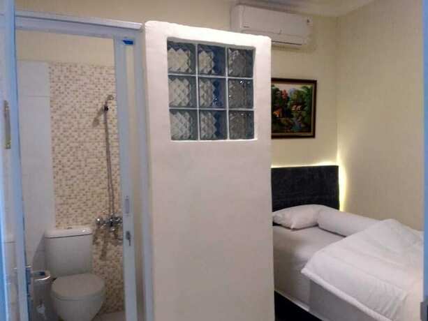 Imagen de la habitación del Hotel Katalia Tomang. Foto 7