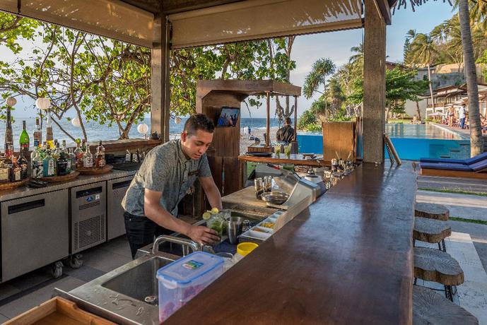 Imagen del bar/restaurante del Hotel Katamaran Hotel and Resort. Foto 4