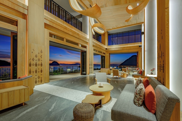 Imagen de los interiores del Hotel Katamaran and Resort Komodo. Foto 15