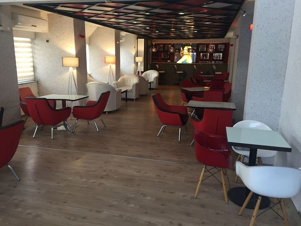 Imagen del bar/restaurante del Hotel Katan. Foto 3