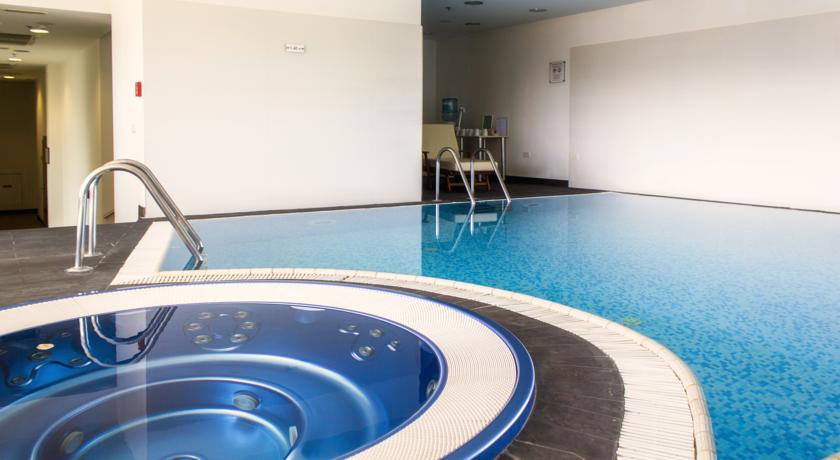 Imagen de la piscina del Hotel Katarina, Dugopolje. Foto 16