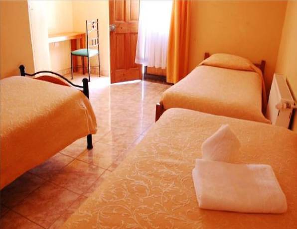 Imagen de la habitación del Hotel Katarpe. Foto 13