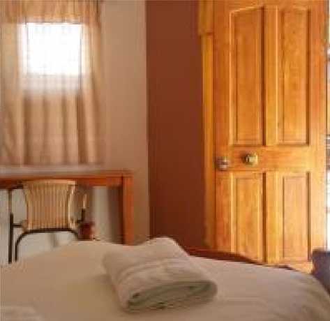 Imagen de la habitación del Hotel Katarpe. Foto 16