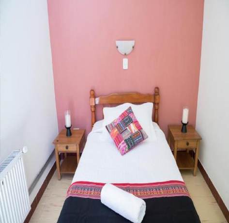 Imagen de la habitación del Hotel Katarpe. Foto 20