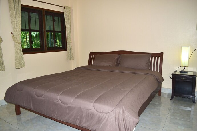 Imagen de la habitación del Hotel Kate House Bangsaphan. Foto 21