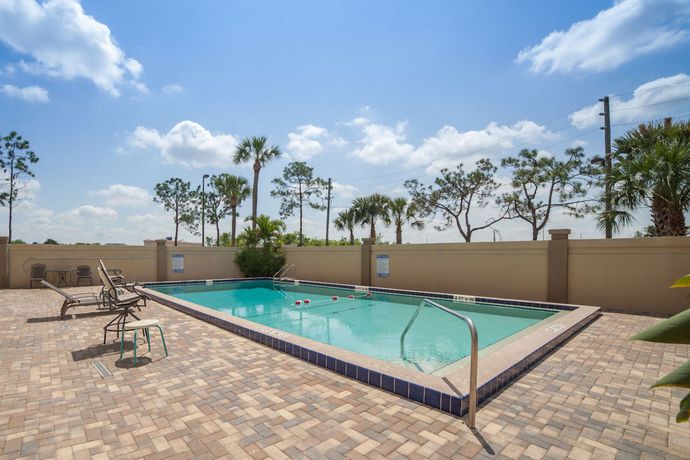 Imagen de la piscina del Hotel Katerina, Orlando. Foto 20