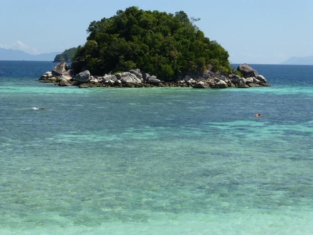 Imagen de los exteriores del Hotel Kathalee Beach Resort Koh Lipe. Foto 10