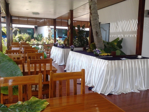 Imagen del bar/restaurante del Hotel Kathalee Beach Resort Koh Lipe. Foto 3