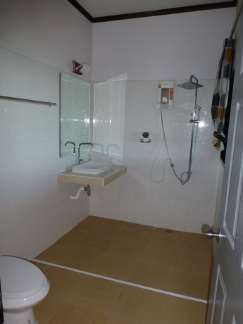 Imagen de la habitación del Hotel Kathalee Beach Resort Koh Lipe. Foto 7