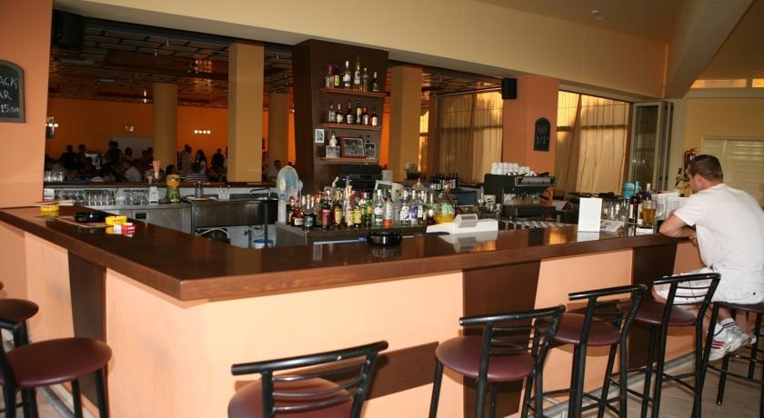 Imagen general del Hotel Kathrin Beach. Foto 6