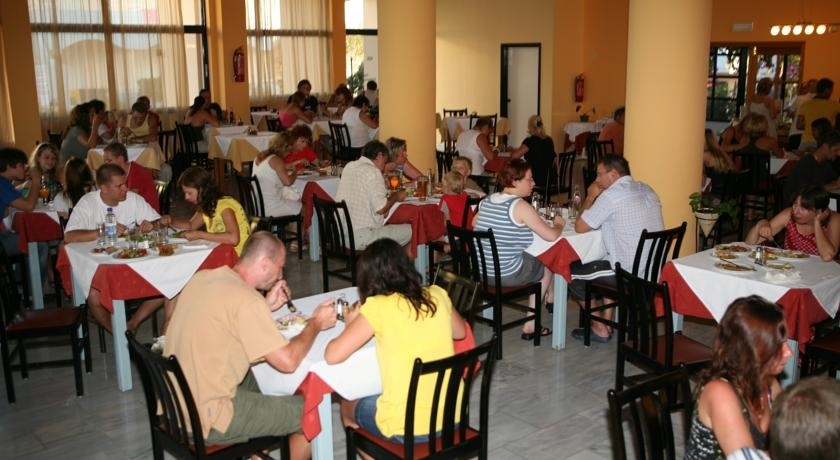 Imagen general del Hotel Kathrin Beach. Foto 8