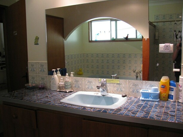 Imagen de la habitación del Hotel Kathys Place Bed and Breakfast. Foto 26