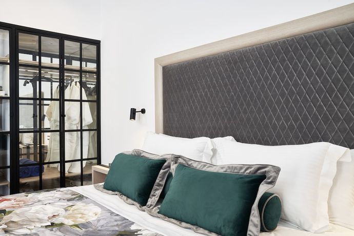 Imagen de la habitación del Hotel Katikies Garden Santorini. Foto 5