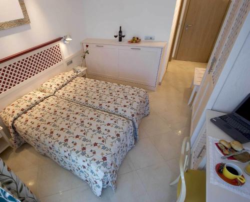Imagen de la habitación del Hotel Katja. Foto 5