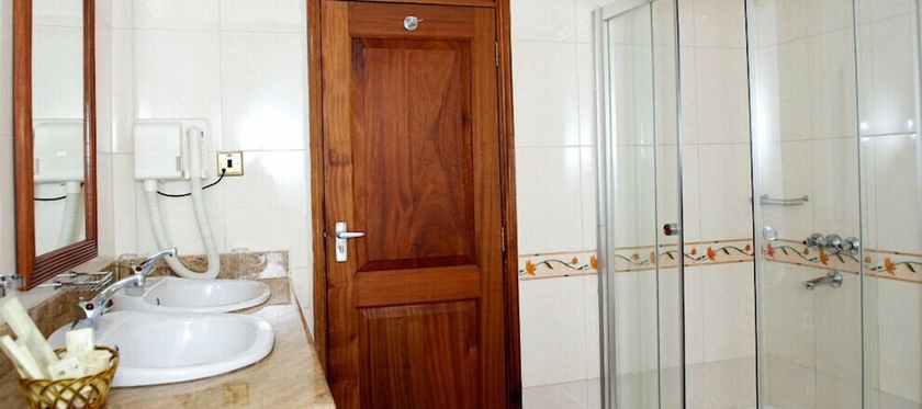 Imagen de la habitación del Hotel Katomi Kingdom Resort. Foto 5