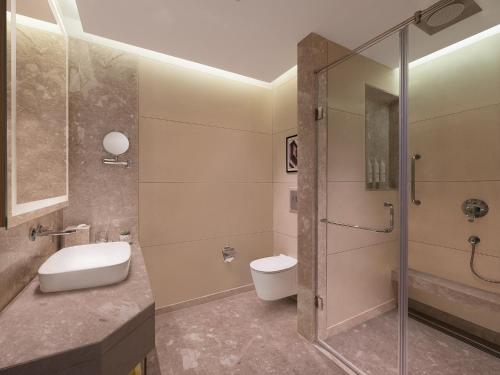 Imagen de la habitación del Hotel Katra Marriott Resort & Spa. Foto 17
