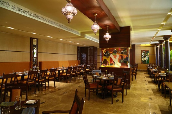 Imagen del bar/restaurante del Hotel Katriya and Towers. Foto 4