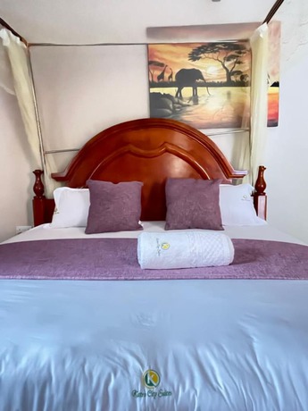 Imagen de la habitación del Hotel Katro City Suites. Foto 8