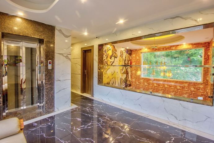 Imagen de los interiores del Hotel Katson Blue - Manali. Foto 17