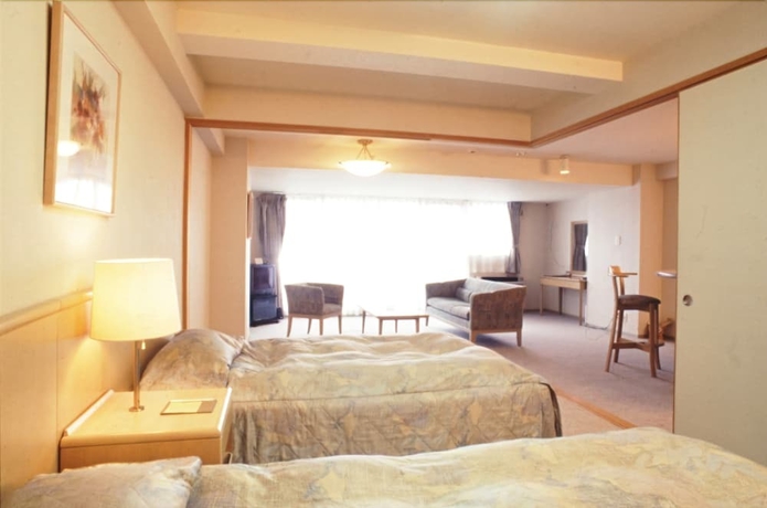 Imagen de la habitación del Hotel Katsuura Hilltop & Residence. Foto 3