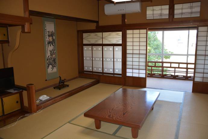 Imagen de la habitación del Hotel Katsuzakikan. Foto 7