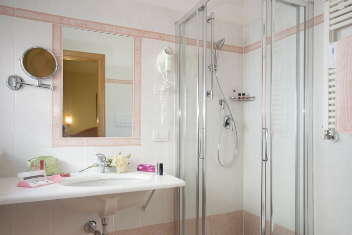 Imagen de la habitación del Hotel Katy. Foto 15