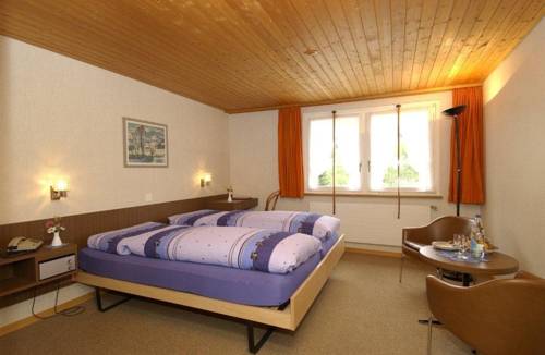 Imagen de la habitación del Hotel Kaubad. Foto 11