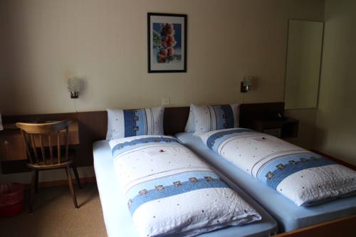 Imagen de la habitación del Hotel Kaubad. Foto 12