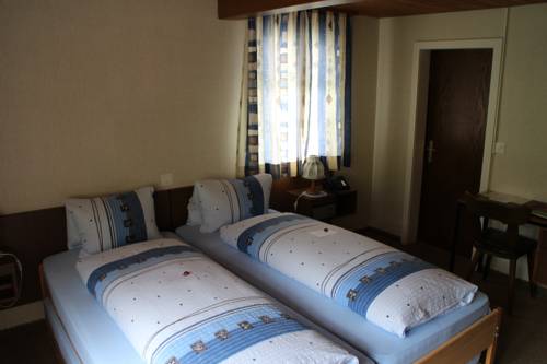 Imagen de la habitación del Hotel Kaubad. Foto 13