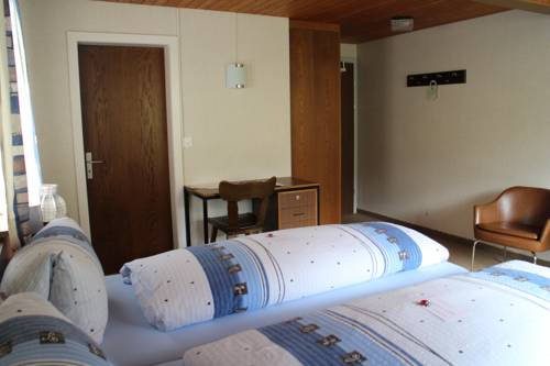 Imagen de la habitación del Hotel Kaubad. Foto 14