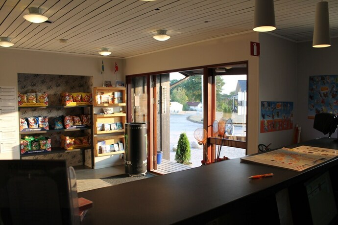 Imagen de los interiores del Hotel K&auml;llviken Semesterby. Foto 34