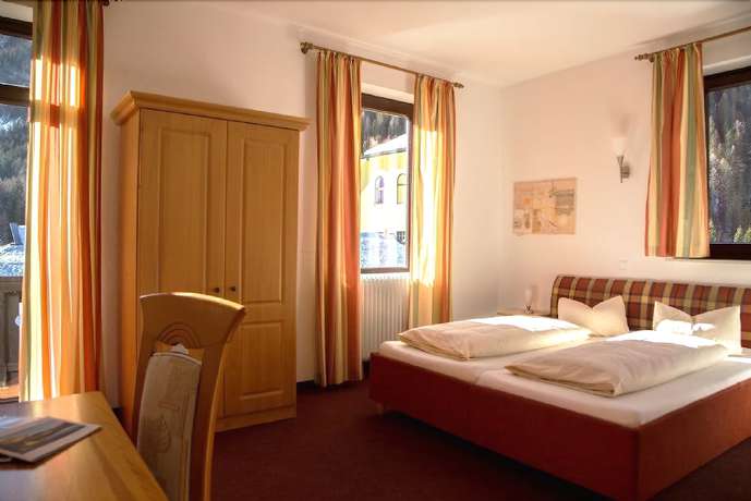 Imagen de la habitación del Hotel K&auml;rntnerhof Mallnitz. Foto 6