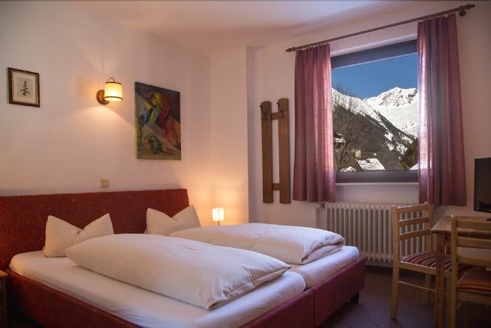 Imagen de la habitación del Hotel K&auml;rntnerhof Mallnitz. Foto 11