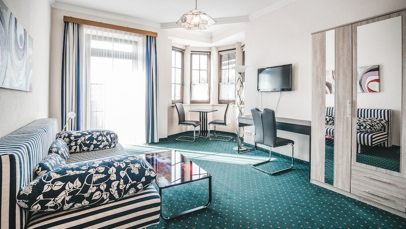 Imagen de la habitación del Hotel Kärntnerhof Velden by S4Y. Foto 11