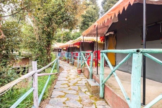 Imagen general del Hotel Kausani Adventure And Camping. Foto 2