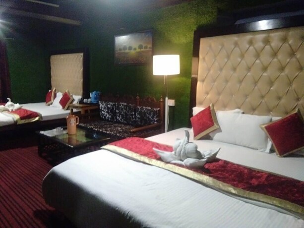 Imagen de la habitación del Hotel Kausani Retreat. Foto 30