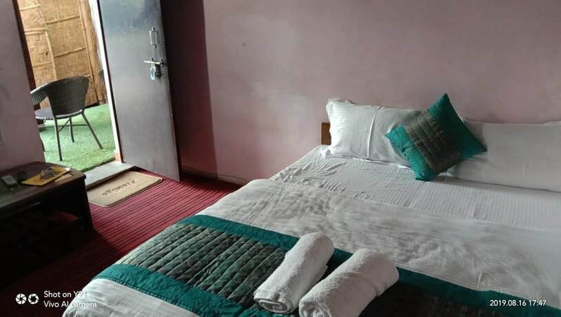 Imagen de la habitación del Hotel Kausani Retreat. Foto 34