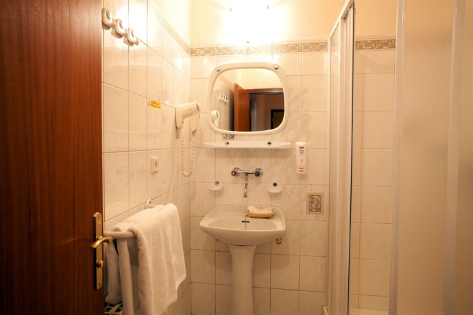 Imagen de la habitación del Hotel Kavalir. Foto 5