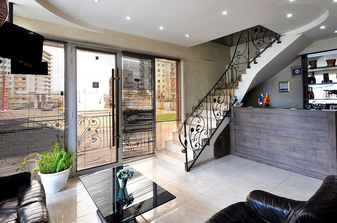 Imagen de los interiores del Hotel Kavela. Foto 19
