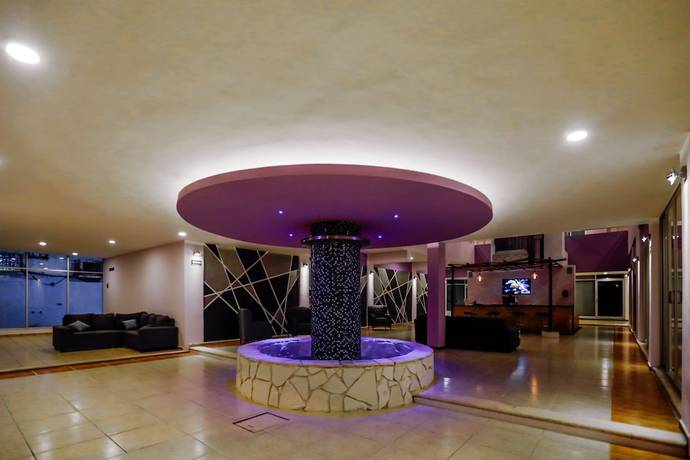 Imagen de los interiores del Hotel Kavia. Foto 8