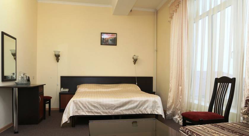 Imagen de la habitación del Hotel Kavkaz. Foto 5