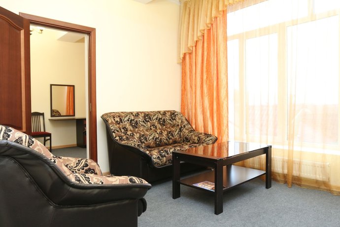 Imagen de la habitación del Hotel Kavkaz. Foto 6