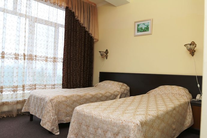 Imagen de la habitación del Hotel Kavkaz. Foto 7