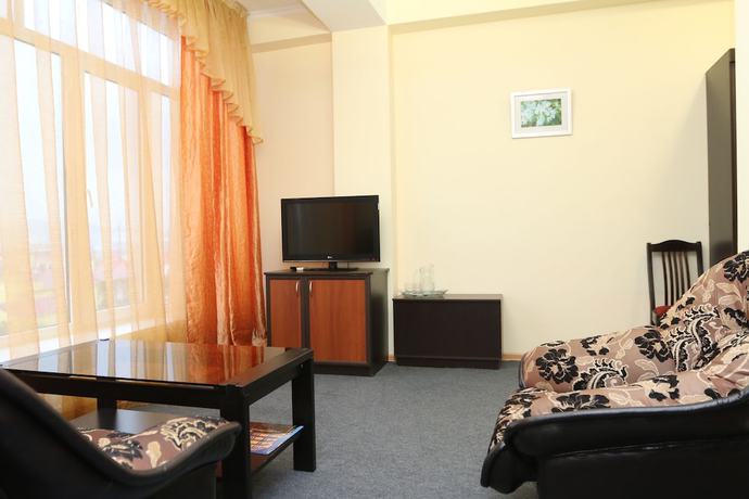 Imagen de la habitación del Hotel Kavkaz. Foto 8