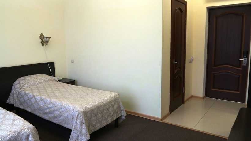 Imagen de la habitación del Hotel Kavkaz. Foto 10