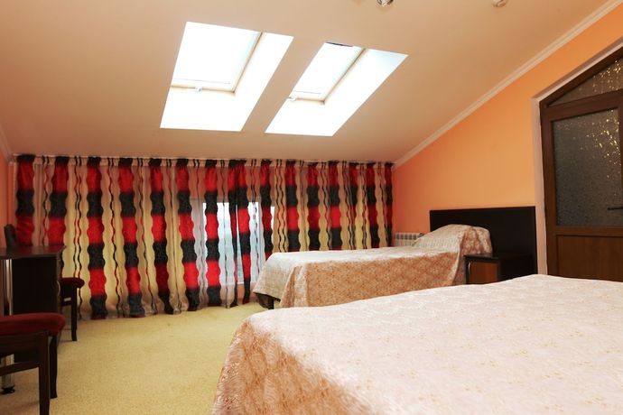 Imagen de la habitación del Hotel Kavkaz. Foto 13