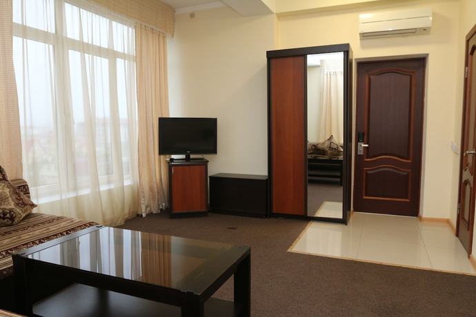Imagen de la habitación del Hotel Kavkaz. Foto 15